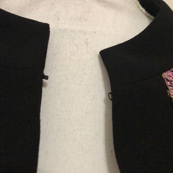 Tahari Asl Embroidered Blazer - Picture 2 of 4